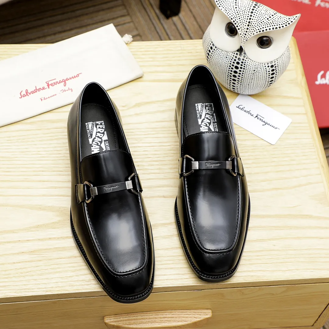 Factory price 460 🔥Ferragamo's new men's casual slip-on shoes🇨🇳Official website original 1:1 mold opening, original quality💯Fine workmanship, high-end luxury☘The upper is made of imported Italian first-layer cowhide🌴Water-dyed🐂Leather lining🍓Rubber wear-resistant and non-slip outsole, breathable and comfortable to wear🍍The first choice for high-grade men, 3 colors available! Code number 38-44 (45.46. Can be customized)